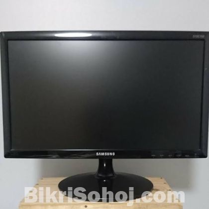 Samsung S19F350HNW 18.5 Inch LED Monitor